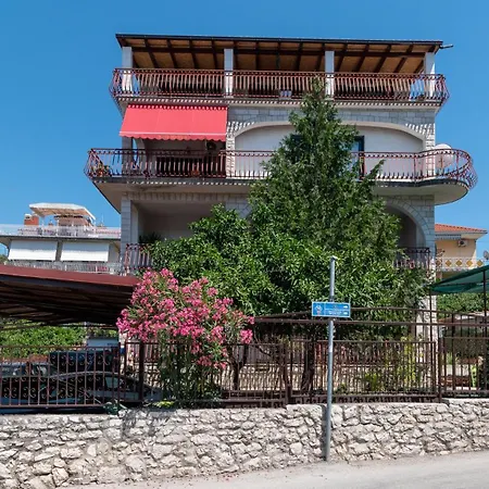 Sea View Apartment-20 M From The Sea Apartment *
