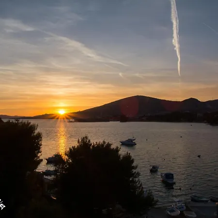 Sea View Apartment-20 M From The Sea Apartment Trogir